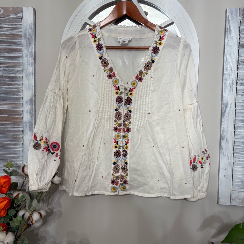 For the Republic Embroidered Long Sleeve Peasant Top in Cream Size S Boho